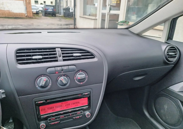 Seat Leon cena 14500 przebieg: 259897, rok produkcji 2011 z Sobótka małe 232